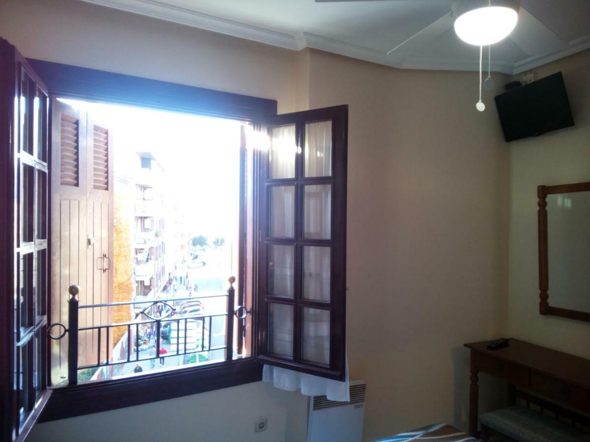 Los Fronterizos Hotel Irun Buitenkant foto